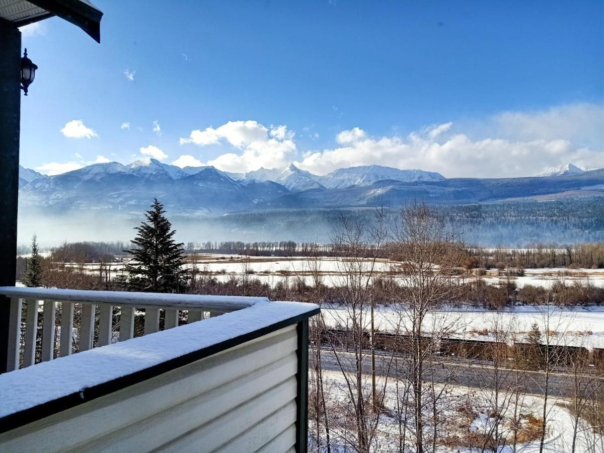 2Mins To Town, Ac & Sauna, Self Check-In, Full Kitchen, Free Laundry & Parking, Family Pet Friendly, Comfortably Sleeps Up To 10 Golden Exterior foto