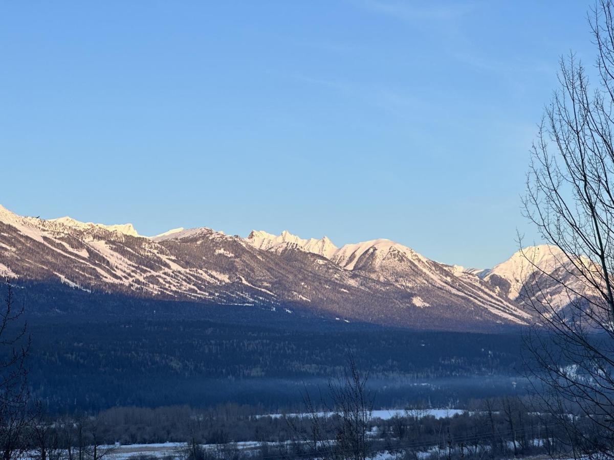 2Mins To Town, Ac & Sauna, Self Check-In, Full Kitchen, Free Laundry & Parking, Family Pet Friendly, Comfortably Sleeps Up To 10 Golden Exterior foto