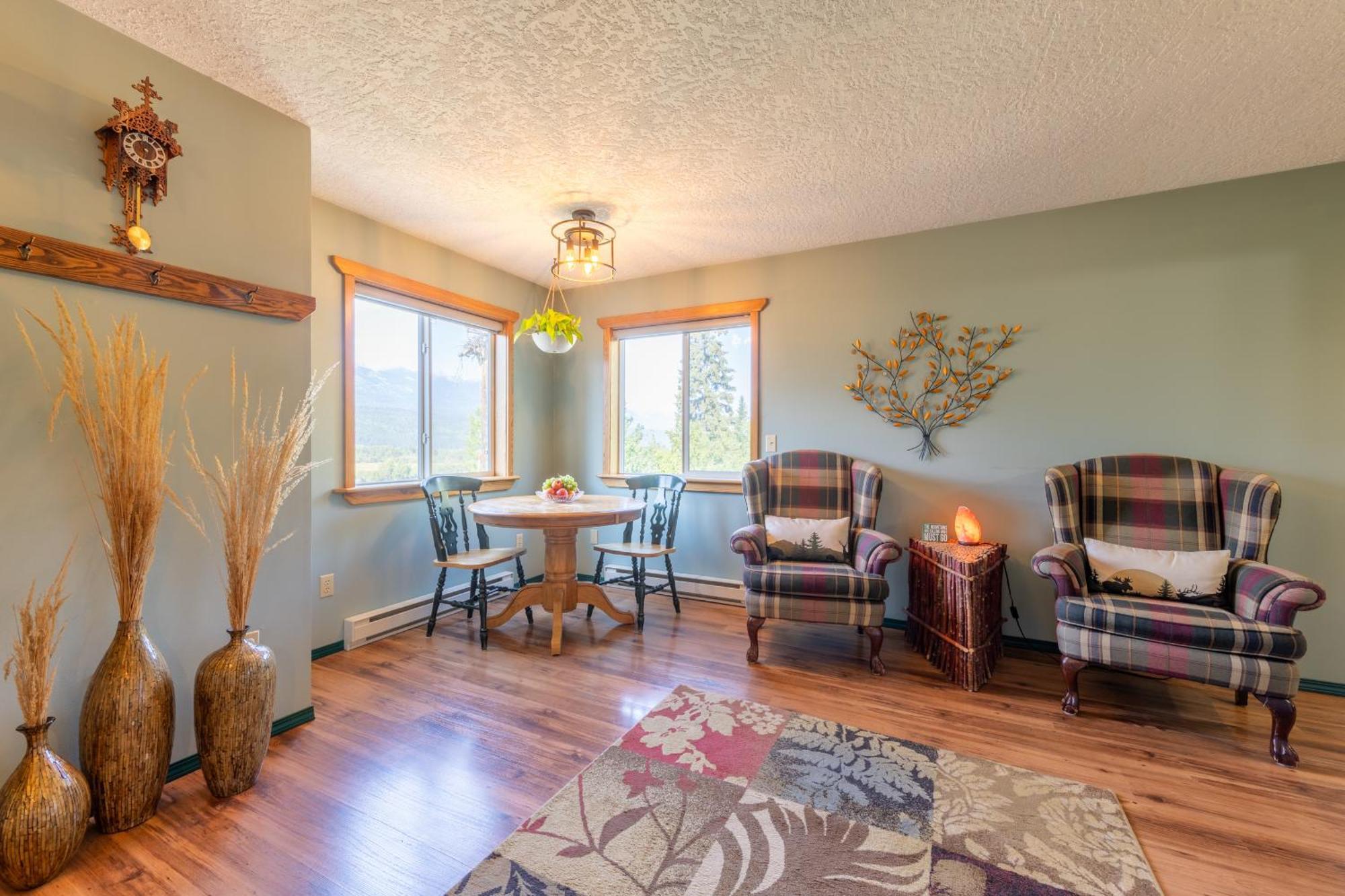2Mins To Town, Ac & Sauna, Self Check-In, Full Kitchen, Free Laundry & Parking, Family Pet Friendly, Comfortably Sleeps Up To 10 Golden Exterior foto