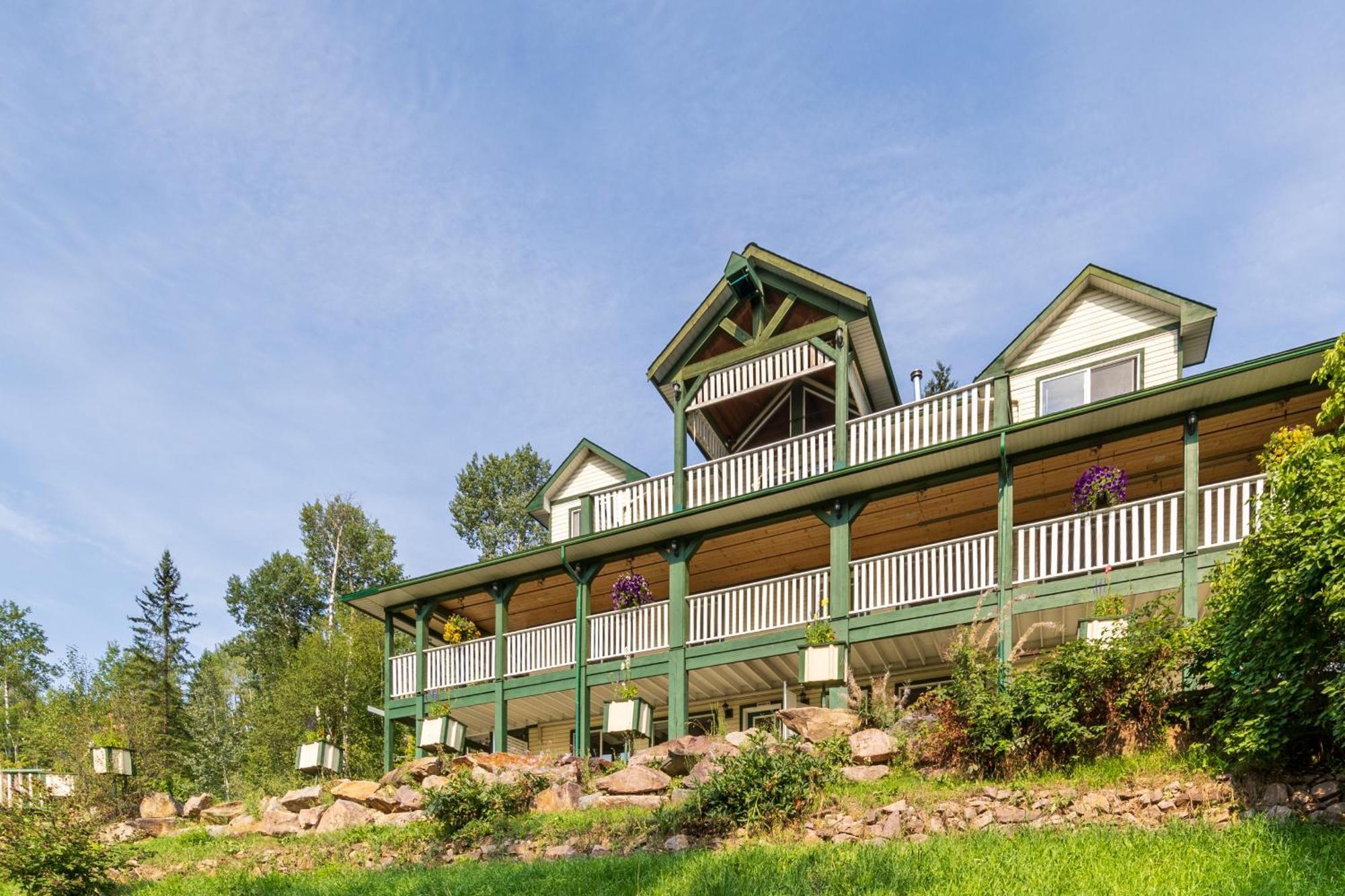 2Mins To Town, Ac & Sauna, Self Check-In, Full Kitchen, Free Laundry & Parking, Family Pet Friendly, Comfortably Sleeps Up To 10 Golden Exterior foto