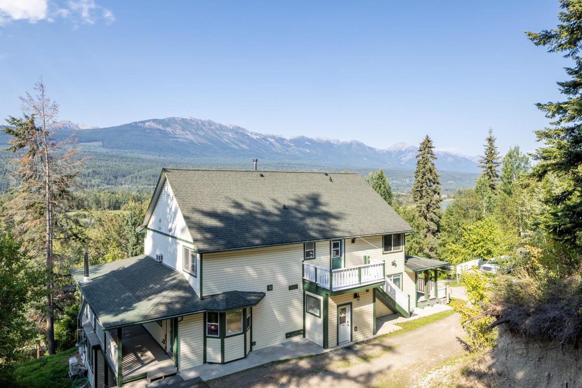2Mins To Town, Ac & Sauna, Self Check-In, Full Kitchen, Free Laundry & Parking, Family Pet Friendly, Comfortably Sleeps Up To 10 Golden Exterior foto