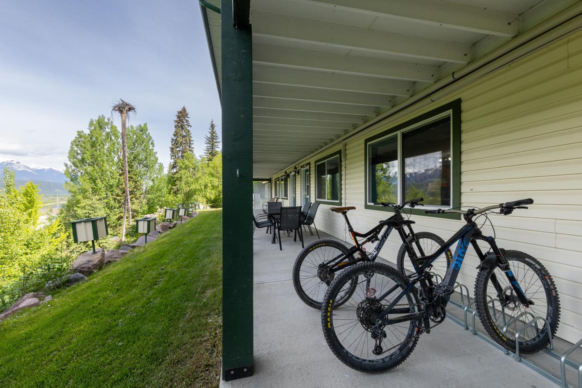 2Mins To Town, Ac & Sauna, Self Check-In, Full Kitchen, Free Laundry & Parking, Family Pet Friendly, Comfortably Sleeps Up To 10 Golden Exterior foto