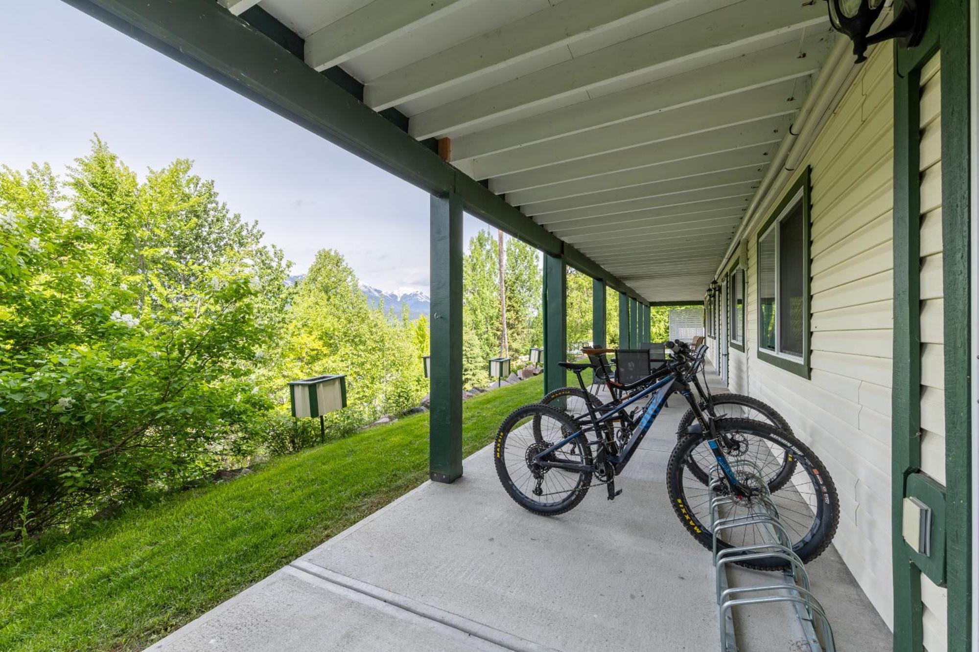 2Mins To Town, Ac & Sauna, Self Check-In, Full Kitchen, Free Laundry & Parking, Family Pet Friendly, Comfortably Sleeps Up To 10 Golden Exterior foto