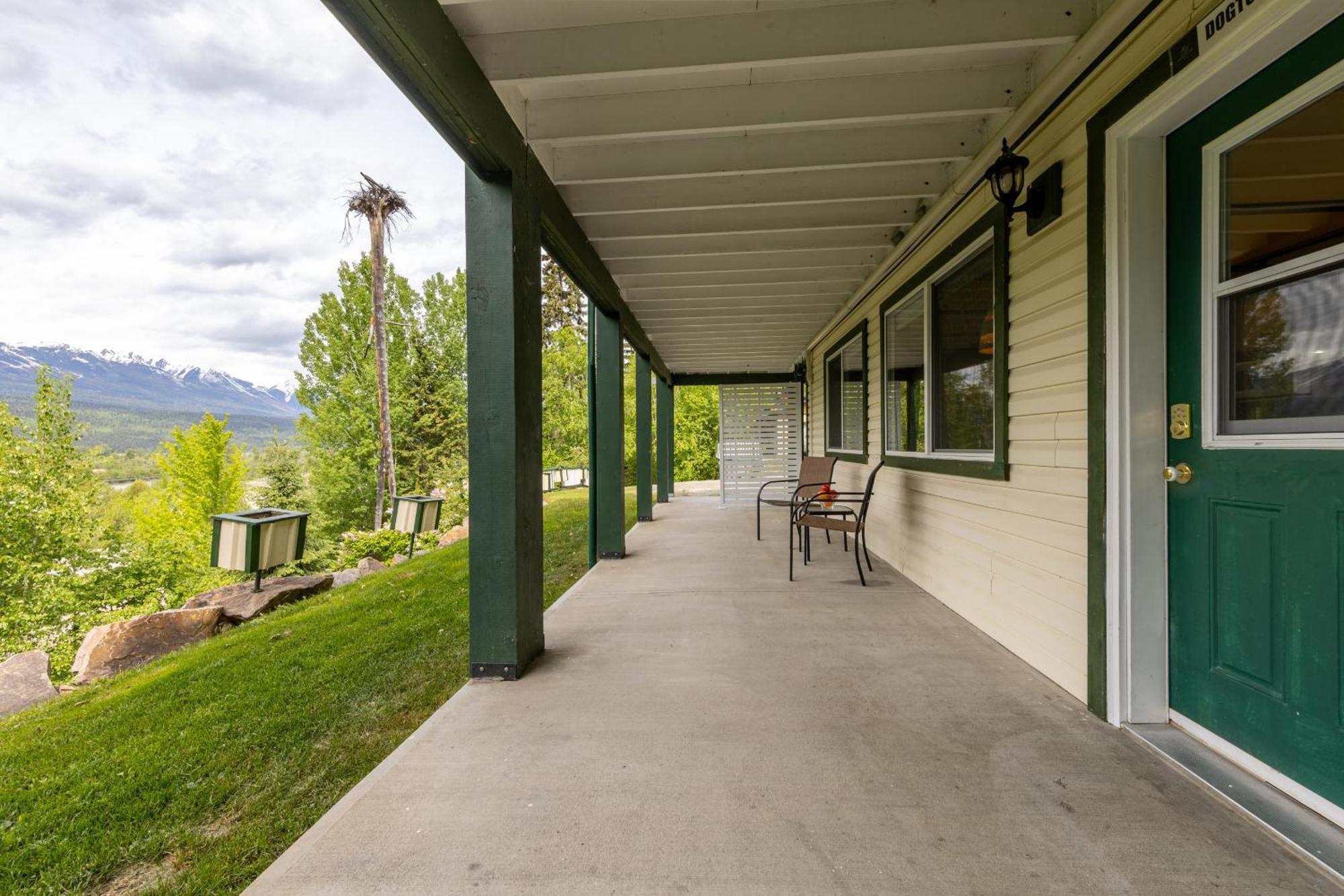 2Mins To Town, Ac & Sauna, Self Check-In, Full Kitchen, Free Laundry & Parking, Family Pet Friendly, Comfortably Sleeps Up To 10 Golden Exterior foto